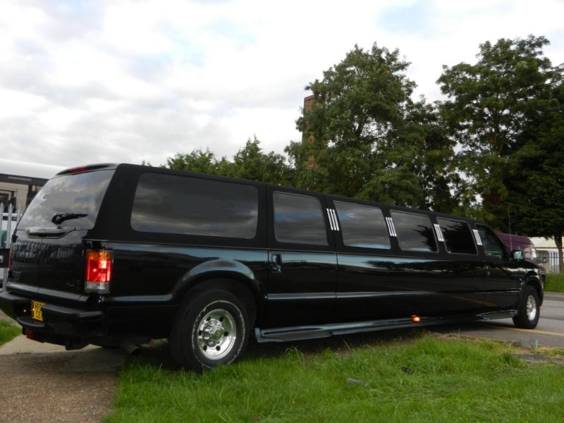black-excursion-limo1