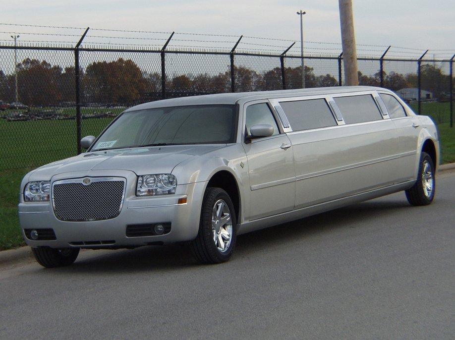 limousine-chrysler-silver-1